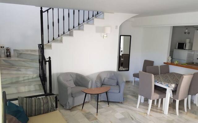 Sunny and spacious apartment with own entrance to pool