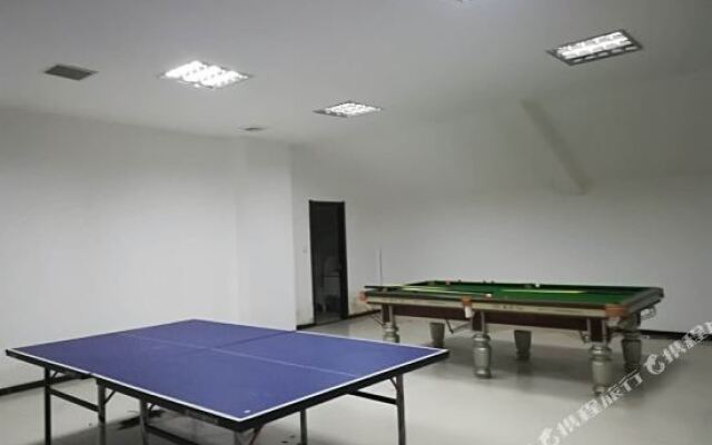 Jiayi Hotel (Qufu Yingbin Road Sankong Scenic Area)