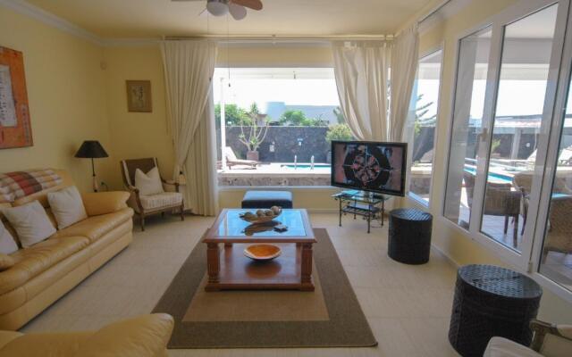 Sama Calero Lvc253701