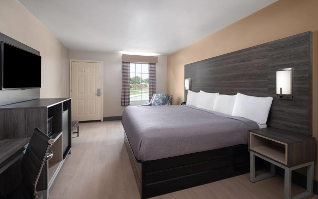 Baymont by Wyndham Commerce GA Near Tanger Outlets Mall