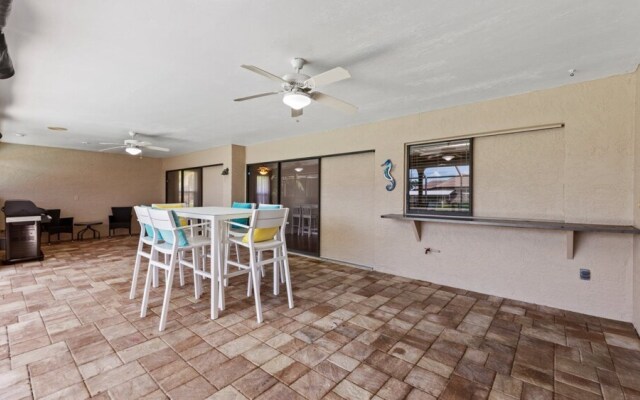 Sunset Palms Dockside Retreat