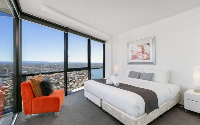 Circle on Cavill - Q Stay – Guest Rooms – Gold Coast
