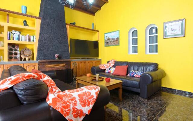 Hearth away from house. BREIA
