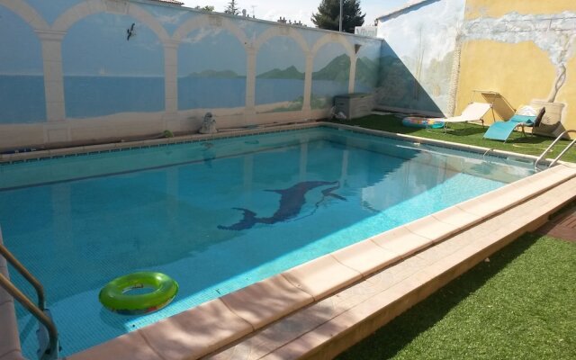 villa climatisée grande piscine 6-8 pers sans vis à vis