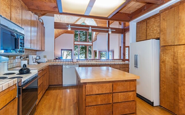 Tahoe Classic by Tahoe Mountain Properties