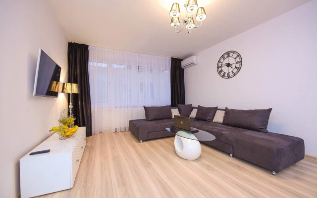 Privilege Apartment - Two Bedrooms - 5 Guests - Cismigiu Gardens