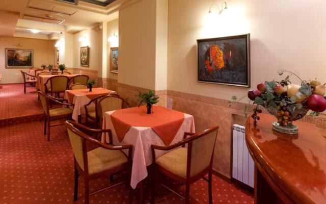 G Hotels
