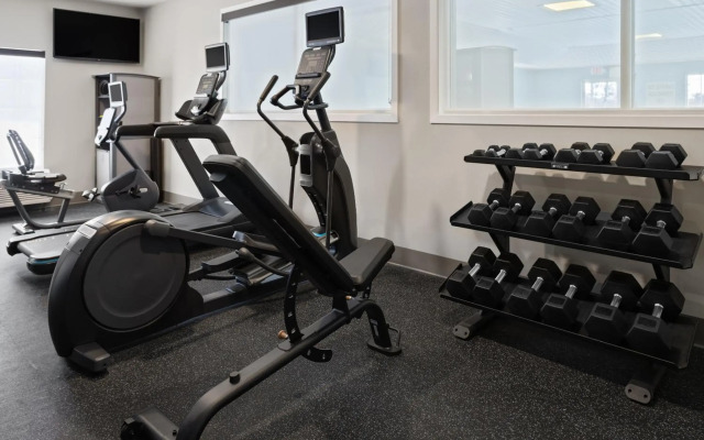 Holiday Inn Express Hotel & Suites Brattleboro by IHG