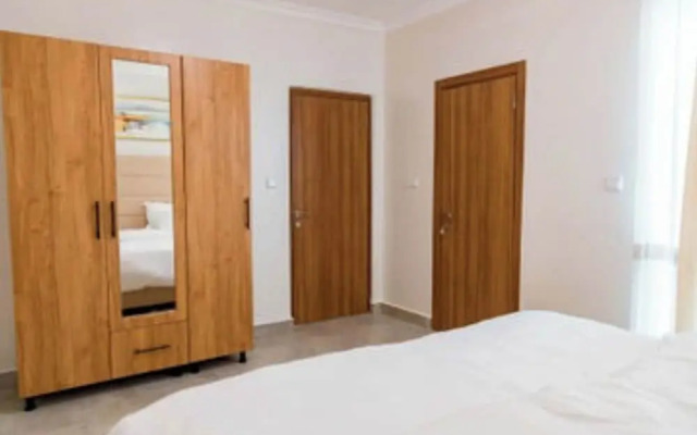 Tranquil Point Residence