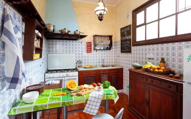 Patio Hostel - Adults Only