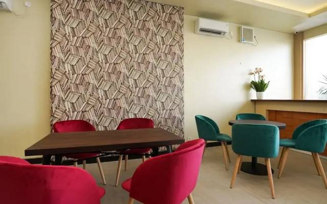 OYO 1330 Hotel Cahaya 3