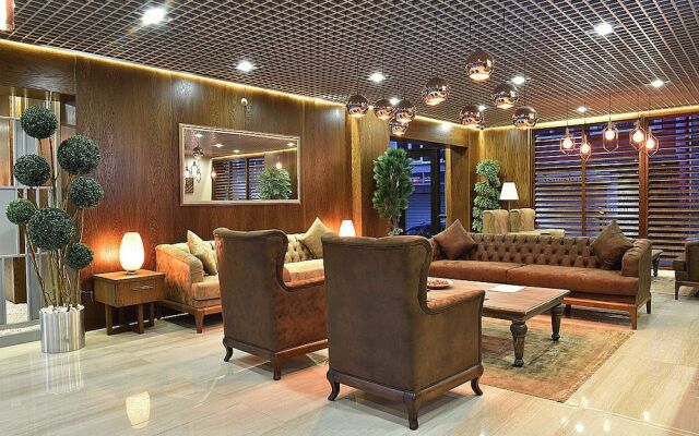 The Elegant Hotel
