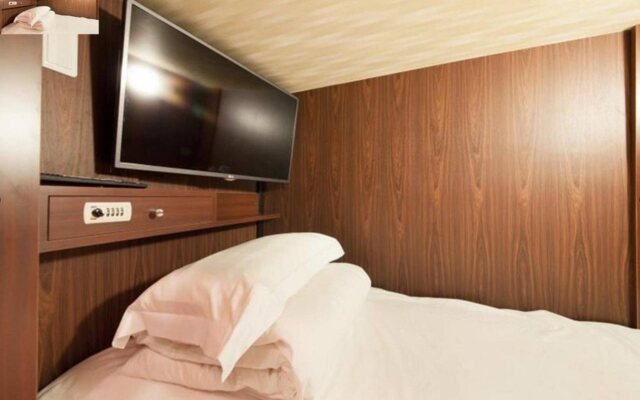 Centurion Hotel Residential Cabin Tower