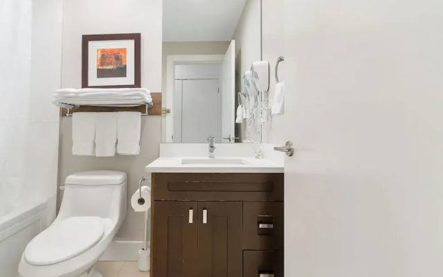 Stylish Urban Retreat  2BR Condo
