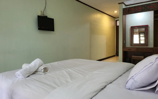 Pandu Lakeside Hotel Tuktuk