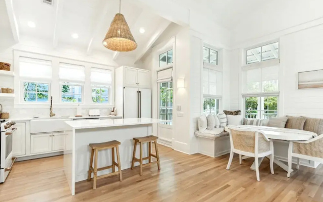 133 Silver Laurel Way