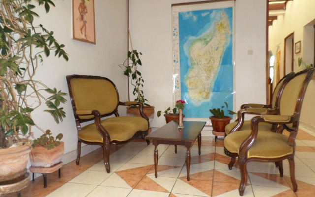 Tana-Jacaranda - Hostel