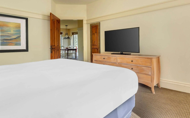 Hilton Grand Vacations Club Tremblant Canada