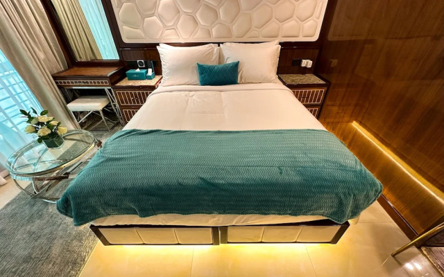 Orchid Overnight Superyacht