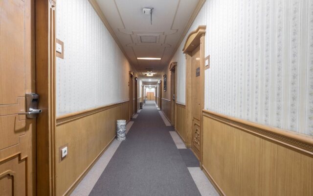 OYO 821 Hotel Dinasti