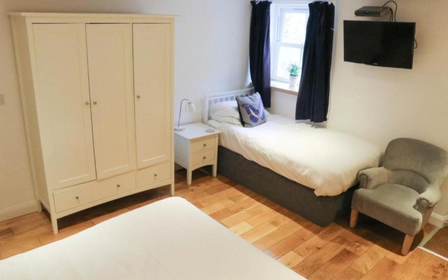 The Queens Head Hotel