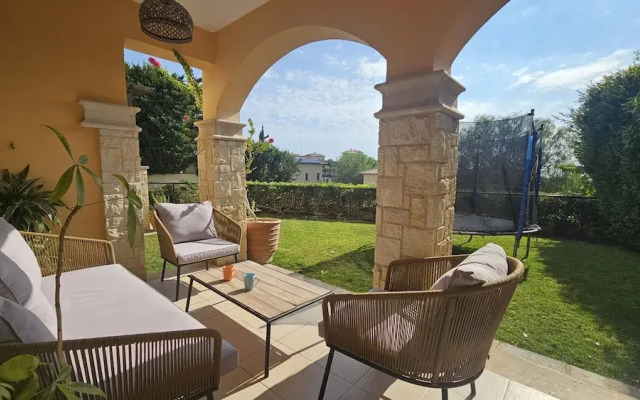 62 APH - Stay Aphrodite Hills Apartment