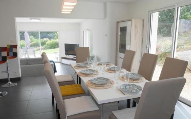 Comfortable Holiday Home With Partial sea Views, Douarnenez-treboul