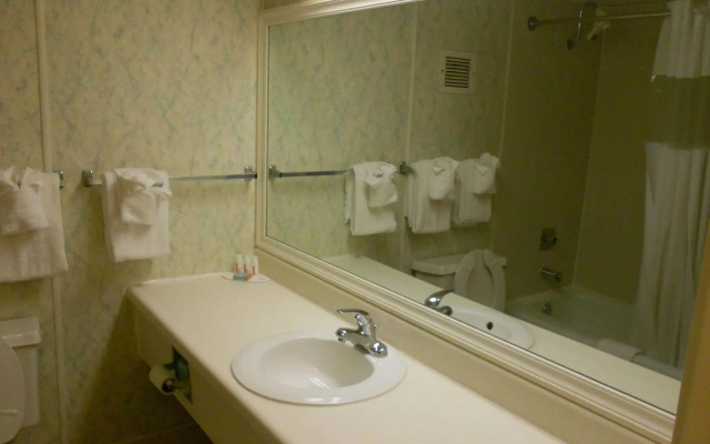 Travelodge Peoria Hotel and CO