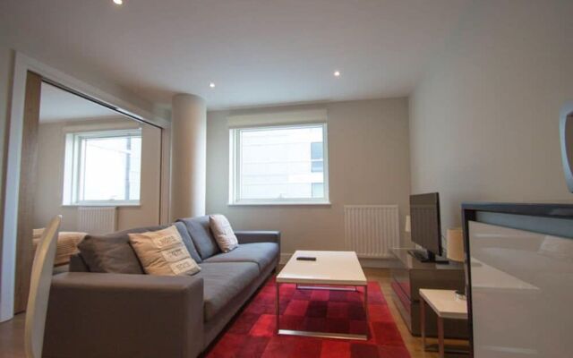 Saco Aldgate - One Commercial Street