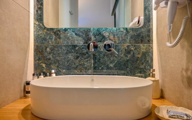 Schinoza Luxury Suites