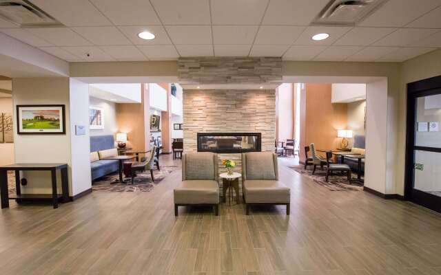 Hampton Inn & Suites Pittsburgh/Harmarville