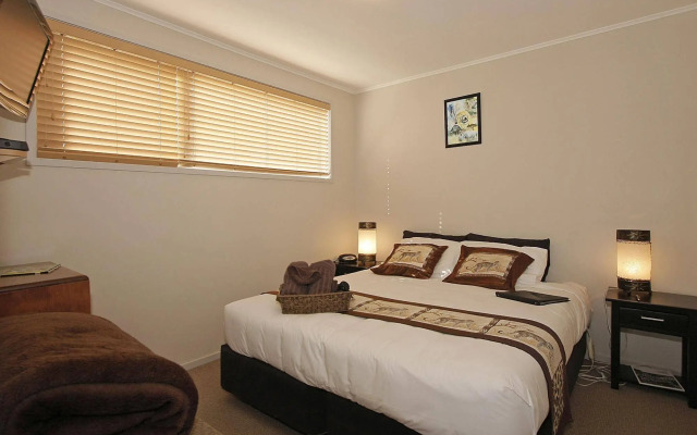 Big Five Motel