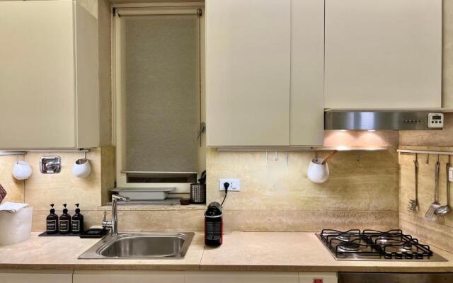 Campo dei Fiori modern apartment with terrace