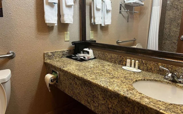 Baymont Inn & Suites Cuero