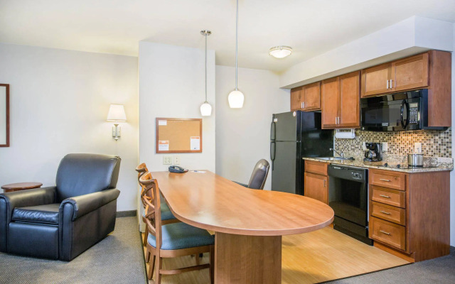 Candlewood Suites Pittsburgh Cranberry by IHG