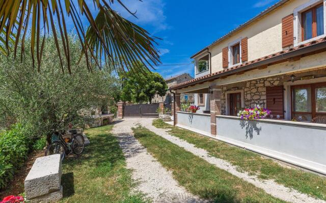 Stone House Rita with Pool