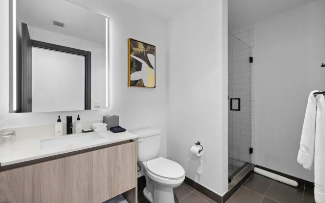 Luxury Studio with City & Bay Views