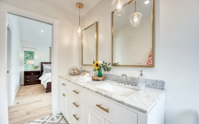 727 Sonrisa St 1 Bedroom Home by RedAwning