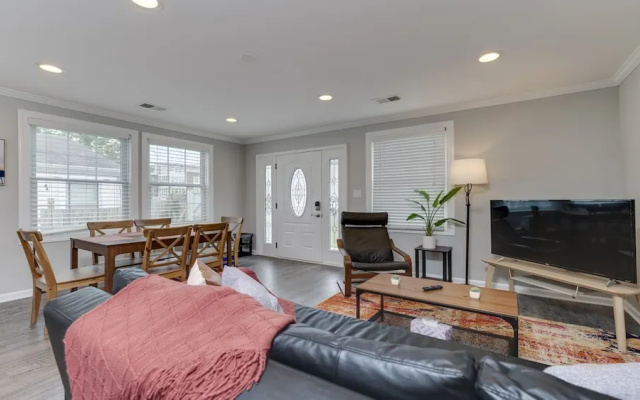 Stylish 3BR 3BA Colonial House by Cozysuites