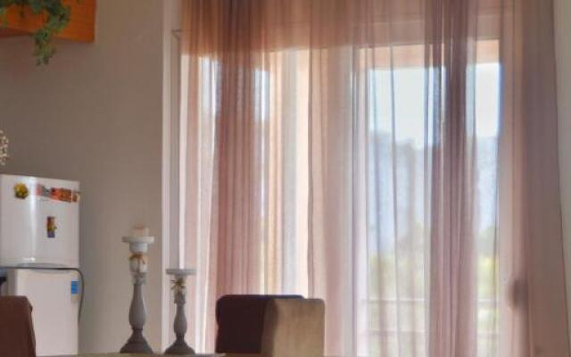 Fully renovated apartment-ανακαινισμένο διαμέρισμα