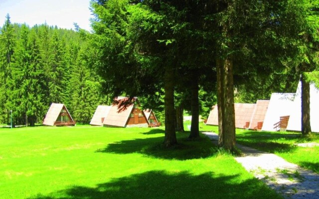 Malina Holiday Village