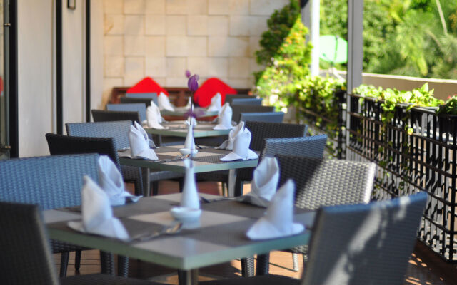 Hotel Santika Jemursari