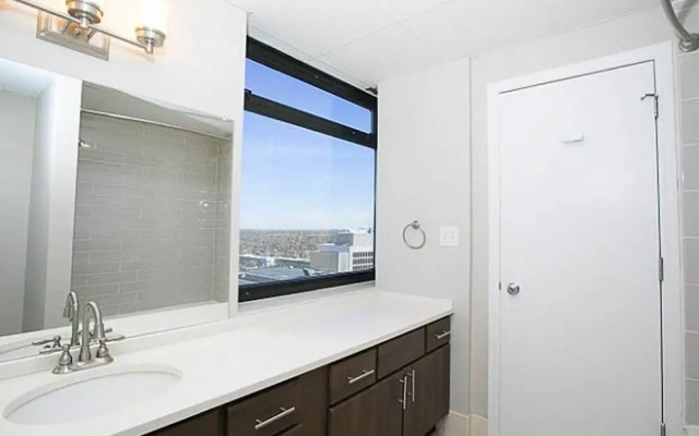 2 BR Apartment Pool Sleeps 6