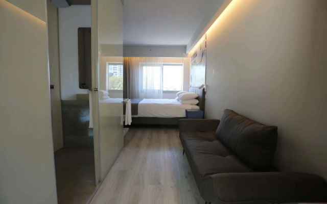 Link hotel & Hub By Dan Hotels
