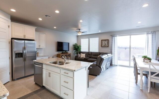 Sunset at Snow Canyon by RedAwning