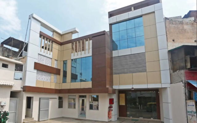 OYO 9368 Hotel Pratap