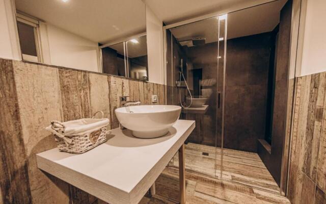 Le Suite Bed