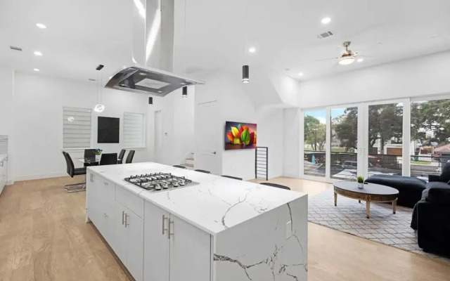 Newly Built Modern 3 Bedroom Houston Home