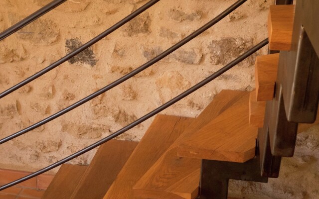 Stylish Villa in Fraissé-des-corbières With Swimming Pool