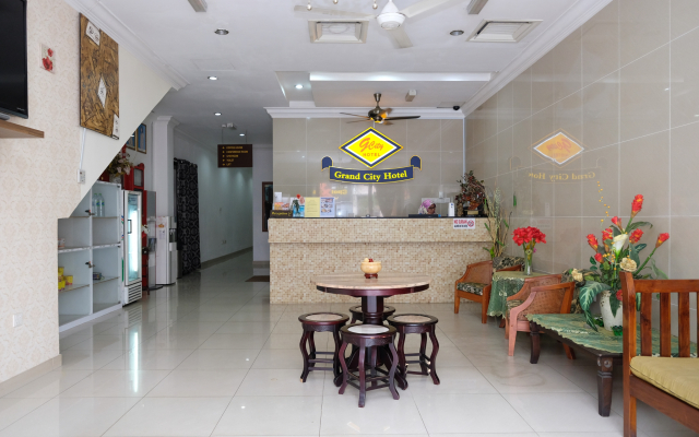 OYO 546 Grand City Hotel